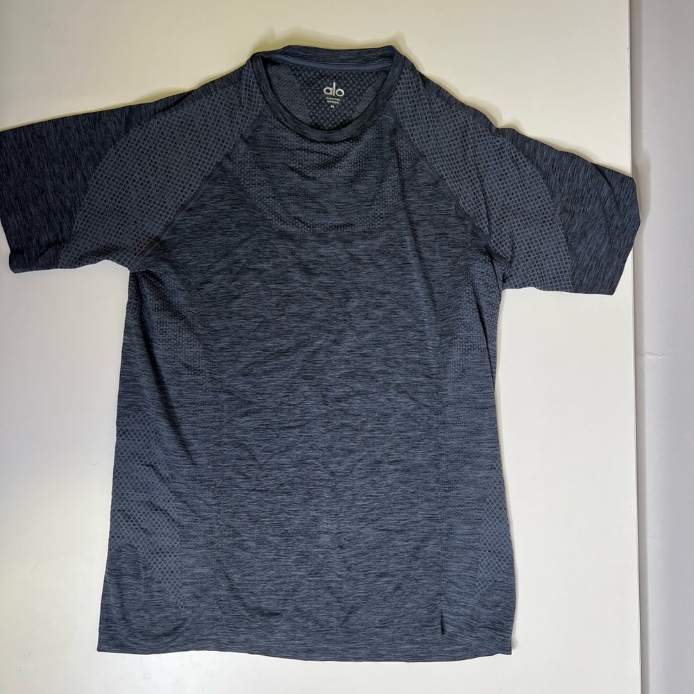 ALO Yoga Amplify Gym Training Tee -Heather Gray - Men’s Size Medium